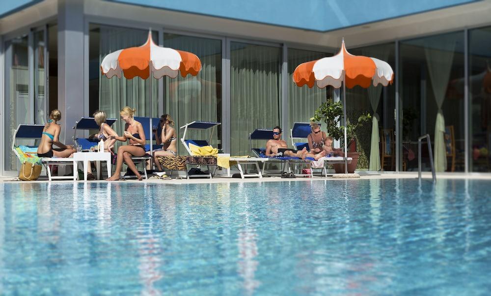Hotel Parigi Bibione Exterior foto