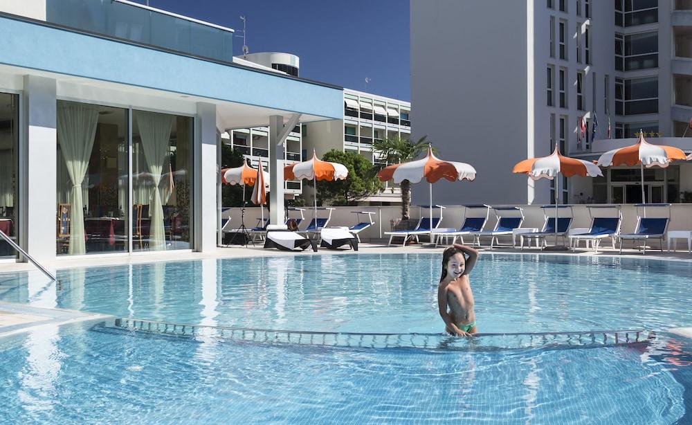 Hotel Parigi Bibione Exterior foto
